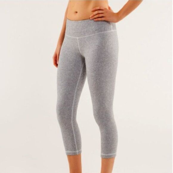 lululemon athletica Pants - Lululemon Wunder Under Crop
